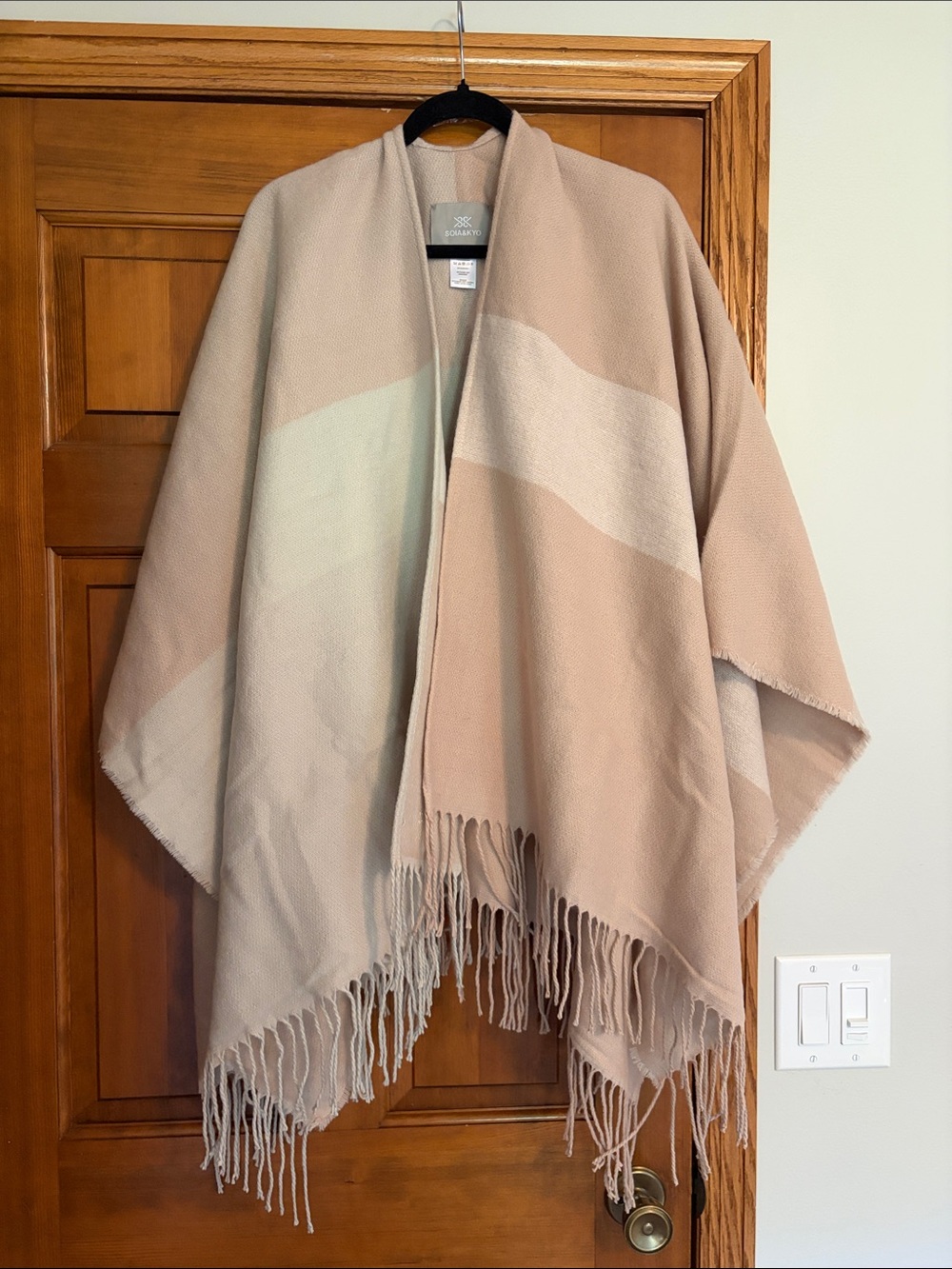 SOIA & KYO mauve color block wrap